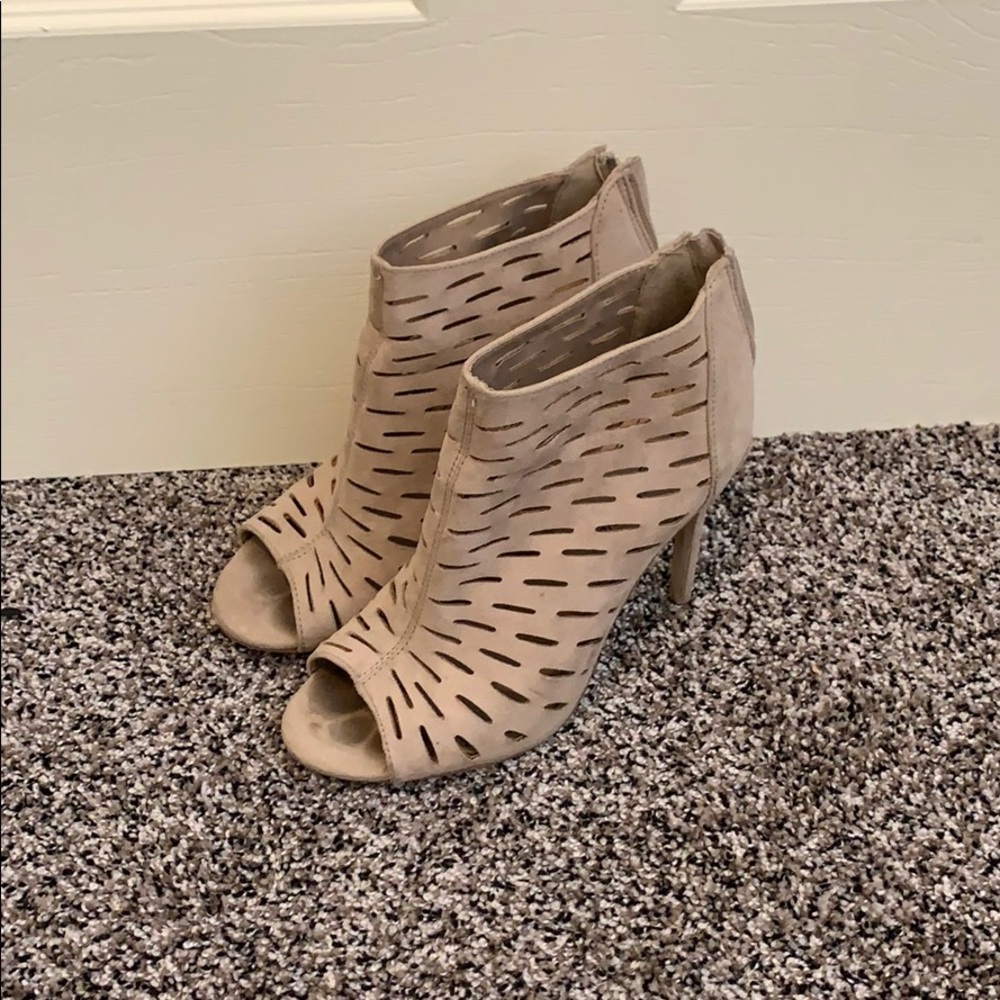 Slotted heels